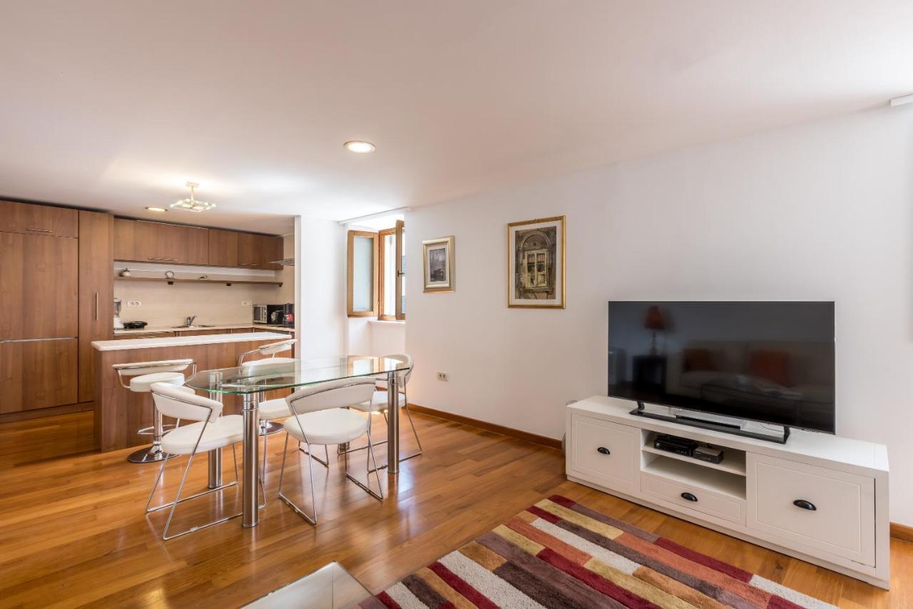 Peristil Apartment Split Eksteriør billede
